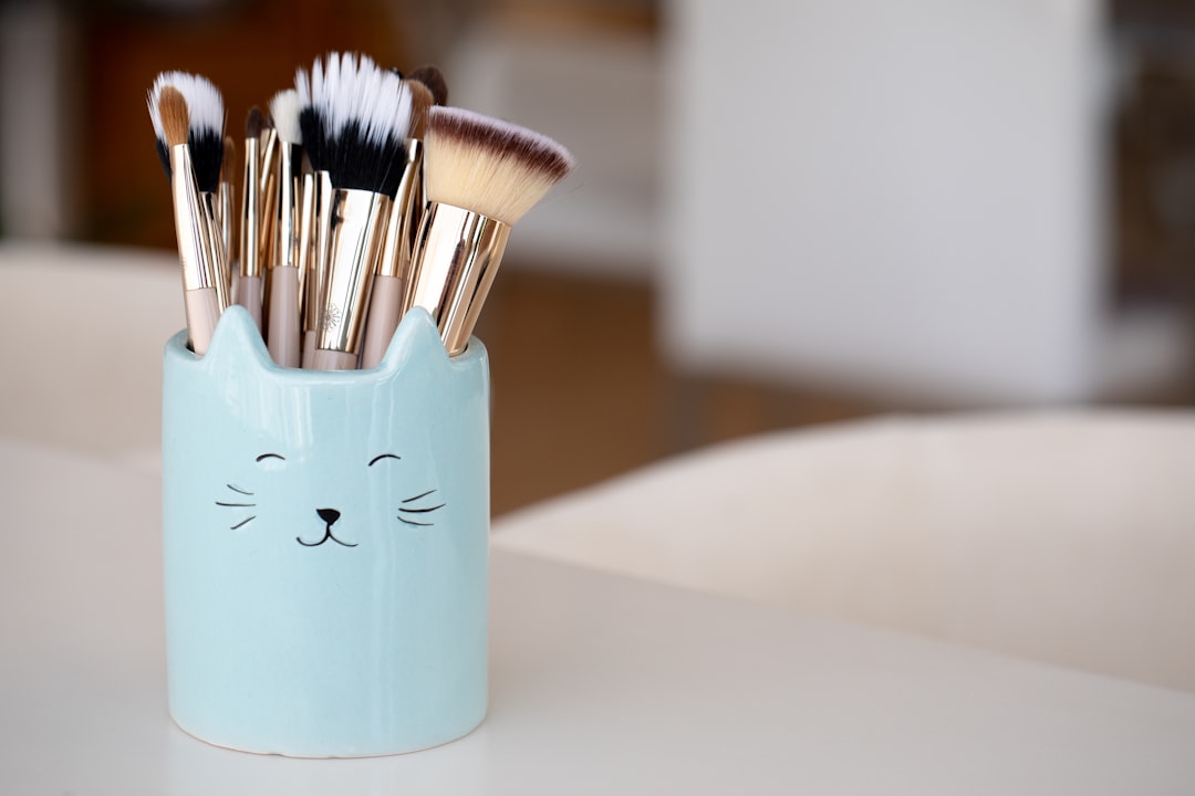 Essential eye brushes